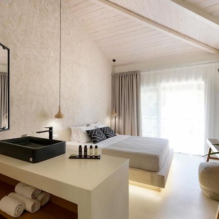 Karidi Beach Boutique Suites Vourvourou Exterior foto